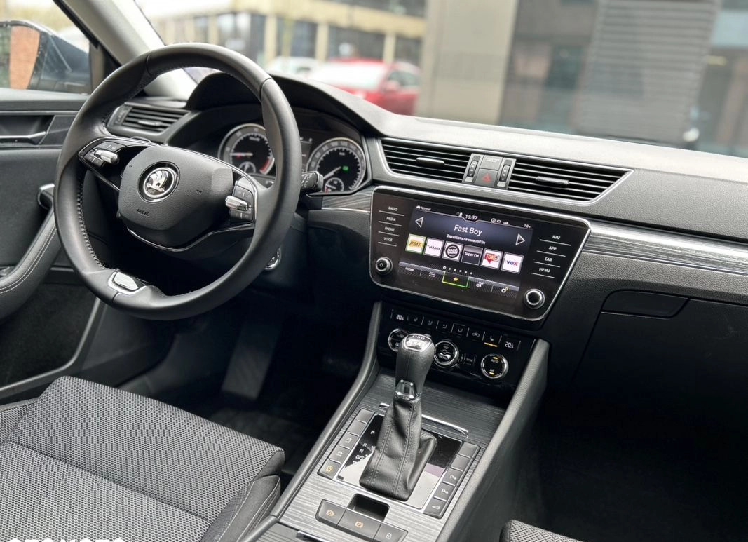 Skoda Superb cena 104900 przebieg: 144000, rok produkcji 2020 z Kraków małe 667
